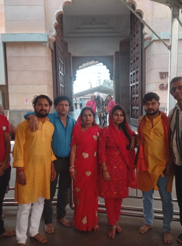 Group tour from Sharma Yatra for Kashi Darshan.